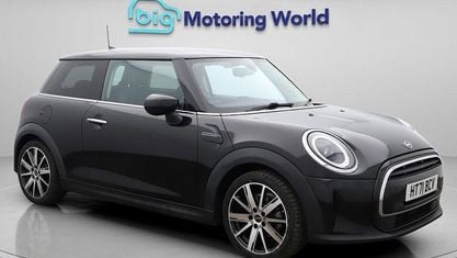 Begagnad Mini Cooper Classic 136 HK (100 kW) 2021 Svart Halvkombi