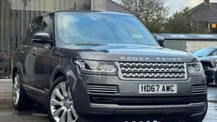 Used 2017 Land Rover Range Rover Vogue SE SUV | £23,995 (Fair price)