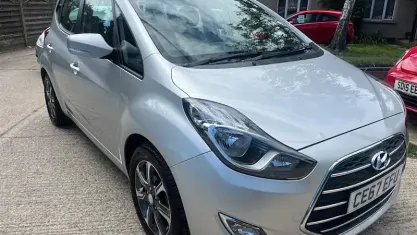 Used Hyundai ix20 SE 90 HP (66 kW) 2017 Grey Hatchback