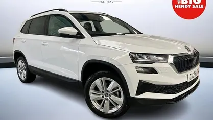 Moon white metallic Used 2025 Skoda Karoq SE SUV | £20,998 (Fair price)