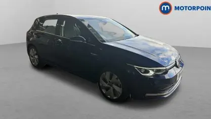 Used VW Golf VIII Style 131 HP (96 kW) 2023 Blue Hatchback