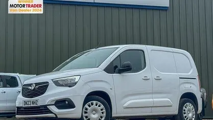 Used Vauxhall Combo 101 HP (74 kW) 2023 White MPV