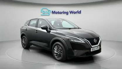 Used Nissan Qashqai Acenta Premium 140 HP (102 kW) 2022 Black SUV