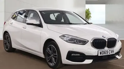 Used BMW 118 Sport Line 140 HP (102 kW) 2020 White Hatchback