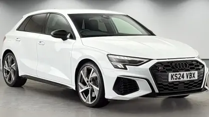 Begagnad Audi S3 Sportback Black Edition 310 HK (228 kW) 2024 Vit Halvkombi