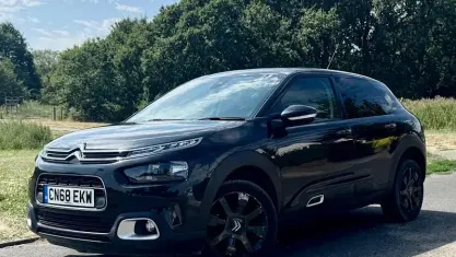 Used Citroën C4 Flair 110 HP (80 kW) 2018 Black SUV