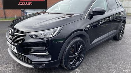 Używany Vauxhall Grandland X SRi 131 KM (96 kW) 2021 Czarny SUV
