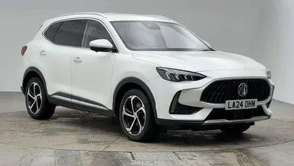 White Used 2024 MG HS Trophy SUV | £16,490 (Fair price)