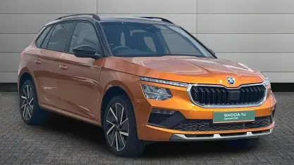 New Skoda Kamiq Design Edition 116 HP (85 kW) 2026 Phoenix orange metallic black magic pearl effect SUV
