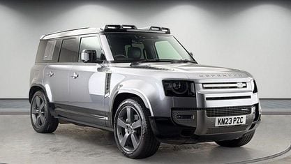 Käytetty Land Rover Defender HSE Dynamic 300 HP (220 kW) 2023 Harmaa Katumaasturi