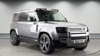 Usado Land Rover Defender HSE Dynamic 300 HP (220 kW) 2023 Cinzento SUV