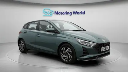 Used Hyundai i20 Advanced 101 HP (74 kW) 2025 Green Hatchback