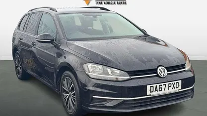 Black Used 2018 VW Golf VII SE Estate | £5,495 (Fair price)