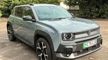 Used Renault R4 Komfort 110 kW (150 HP) 2025 Estate