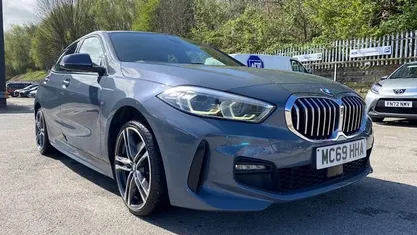 Usado BMW 118 M Sport 140 HP (102 kW) 2020 Cinzento Citadino