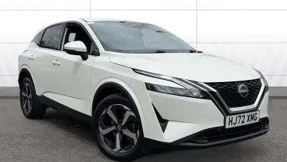 Used Nissan Qashqai N-Connecta 140 HP (102 kW) 2022 White SUV