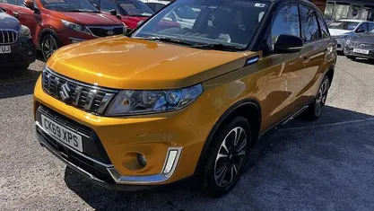 Begagnad Suzuki Vitara SZ5 140 HK (102 kW) 2019 Gul SUV