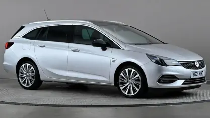 Used Vauxhall Astra Edition 145 HP (106 kW) 2021 Silver Estate
