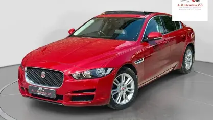 Used Jaguar XE Prestige 200 HP (147 kW) 2015 Red Sedan