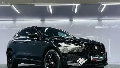 Käytetty Jaguar F-Pace R-Dynamic 204 HP (150 kW) 2022 Musta Katumaasturi