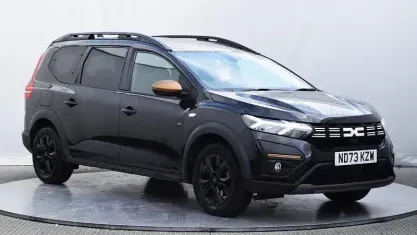 Used Dacia Jogger Extreme 141 HP (103 kW) 2025 MPV