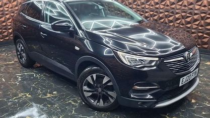 Używany Vauxhall Grandland X SRi 131 KM (96 kW) 2020 Czarny SUV