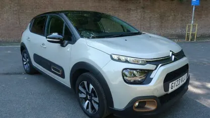 Used Citroën C3 PureTech 83 HP (61 kW) 2023 Beige Hatchback