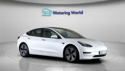 White Used 2022 Tesla Model 3 RWD Sedan | £20,000 (Good price)