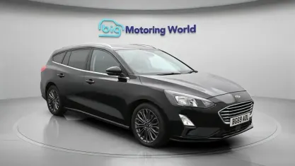 Used Ford Focus Titanium X 120 HP (88 kW) 2019 Black Estate