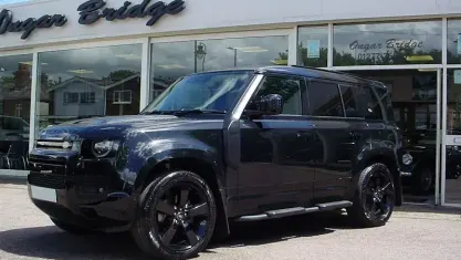 Used Land Rover Defender HSE Dynamic 249 HP (183 kW) 2025 SUV