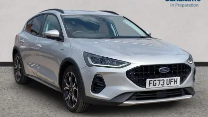 Begagnad Ford Focus Active X 125 HK (91 kW) 2023 Silver Halvkombi