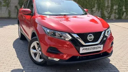 Used Nissan Qashqai Acenta Premium 140 HP (102 kW) 2019 Red SUV