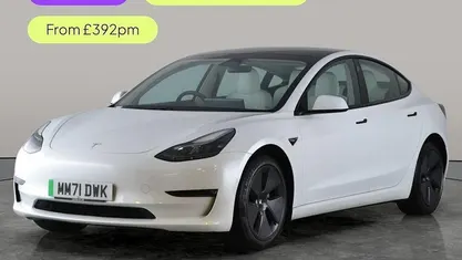 White Used 2022 Tesla Model 3 Long Range AWD Sedan | £21,450 (Fair price)
