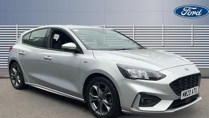 Usado Ford Focus ST-Line 125 HP (91 kW) 2020 Prateado Citadino