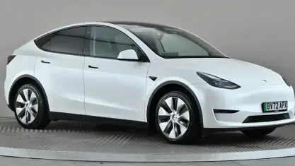 Used Tesla Model Y Long Range AWD 378 kW (514 HP) 2022 White SUV