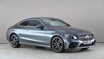 Usado Mercedes C300 AMG Line Premium 245 HP (180 kW) 2019 Cinzento Coupé