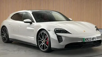 Used Porsche Taycan Performance Package 419 kW (571 HP) 2023 Crayon grey Estate