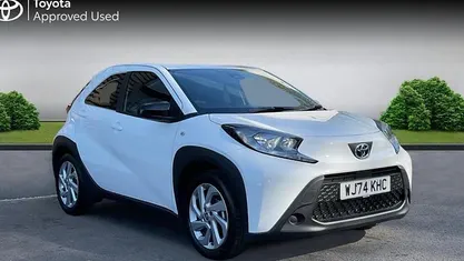 Used Toyota Aygo X PURE 72 HP (52 kW) 2024 Pure white SUV