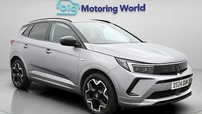 Second-hand Vauxhall Grandland X Ultimate 131 CP (96 kW) 2024 Gri SUV