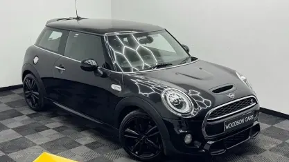 Begagnad Mini Cooper S Hatch 192 HK (141 kW) 2018 Svart Halvkombi