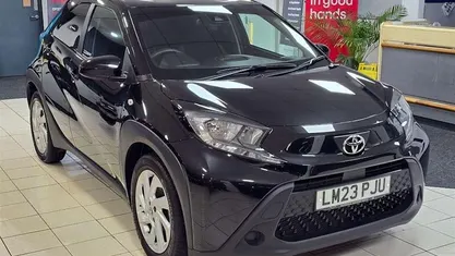 Used Toyota Aygo X PURE 72 HP (52 kW) 2025 SUV