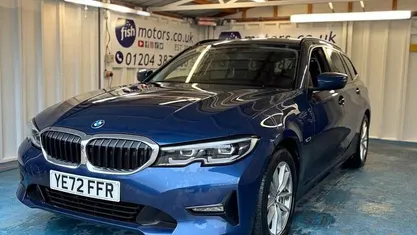 Used BMW 330e Comfort Edition 292 HP (214 kW) 2022 Blue Estate