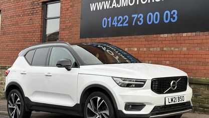 Begagnad Volvo XC40 R-Design Pro 197 HK (144 kW) 2021 Vit SUV