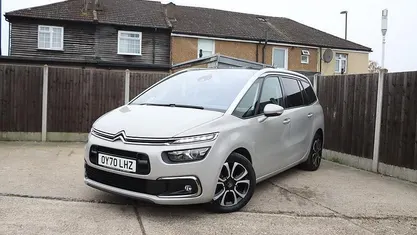 Used Citroën C4 SpaceTourer Flair 131 HP (96 kW) 2020 Metallic beige MPV