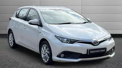 White Used 2017 Toyota Auris Hybrid Hatchback | £12,550 (Fair price)