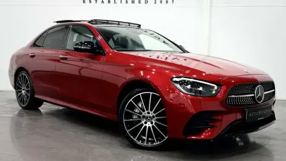 Usado Mercedes E450 AMG line 367 CV (269 kW) 2023 Rojo Berlina