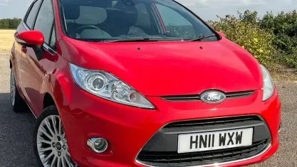 Used Ford Fiesta Titanium 97 HP (71 kW) 2011 Red Hatchback