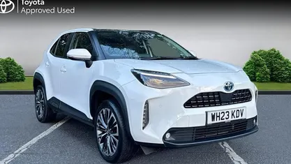 Used 2025 Toyota Yaris Hybrid Estate | £21,390 (Fair price)