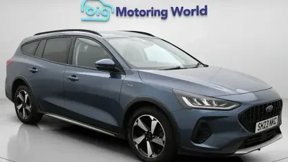 Used Ford Focus Active 155 HP (114 kW) 2023 Blue Estate