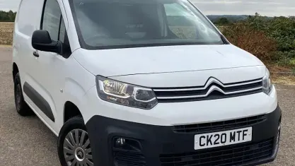 Used Citroën Berlingo 76 HP (55 kW) 2020 White MPV